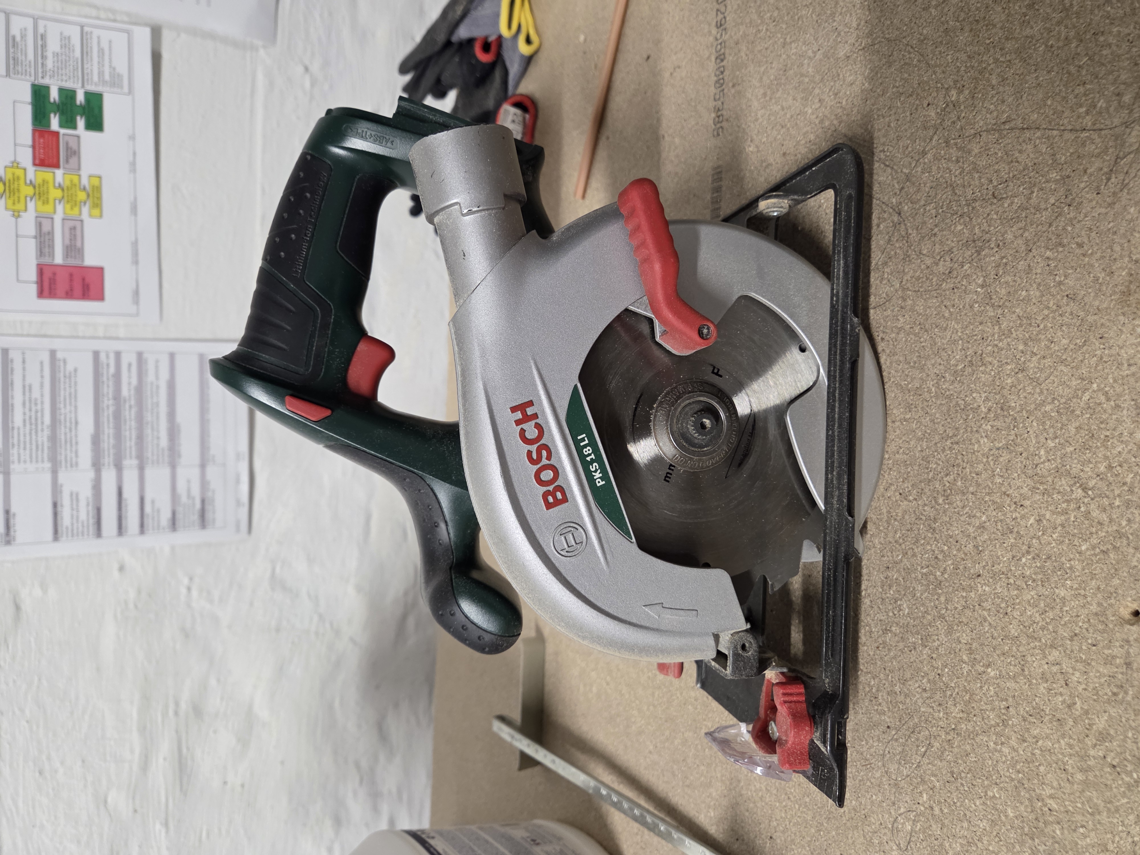 Bosch pks 18 li – batteridrevet sirkelsag