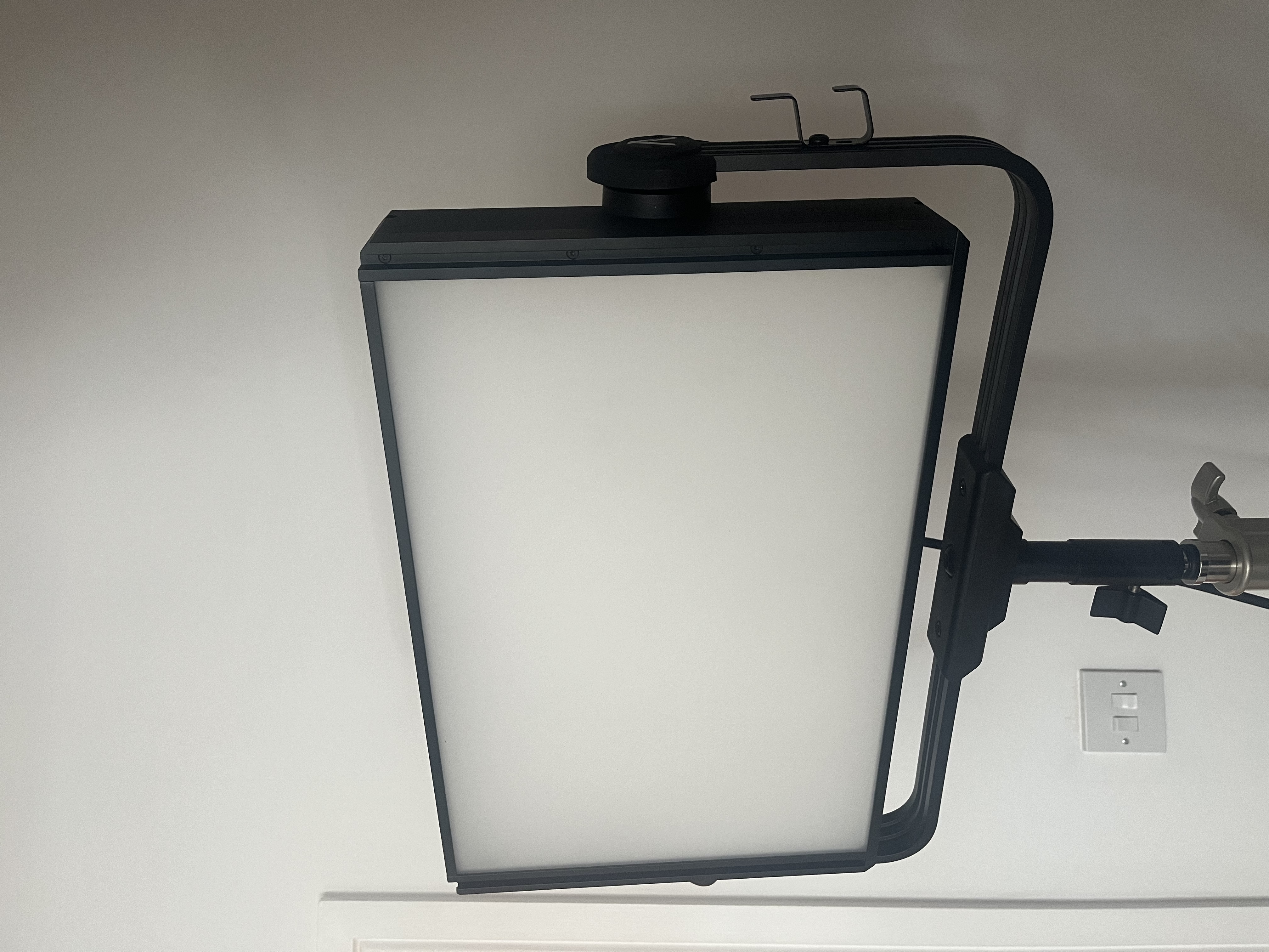 Aputure nova p300c with c-stand