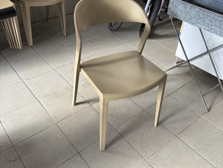 14 stk selskapsstoler leies ut