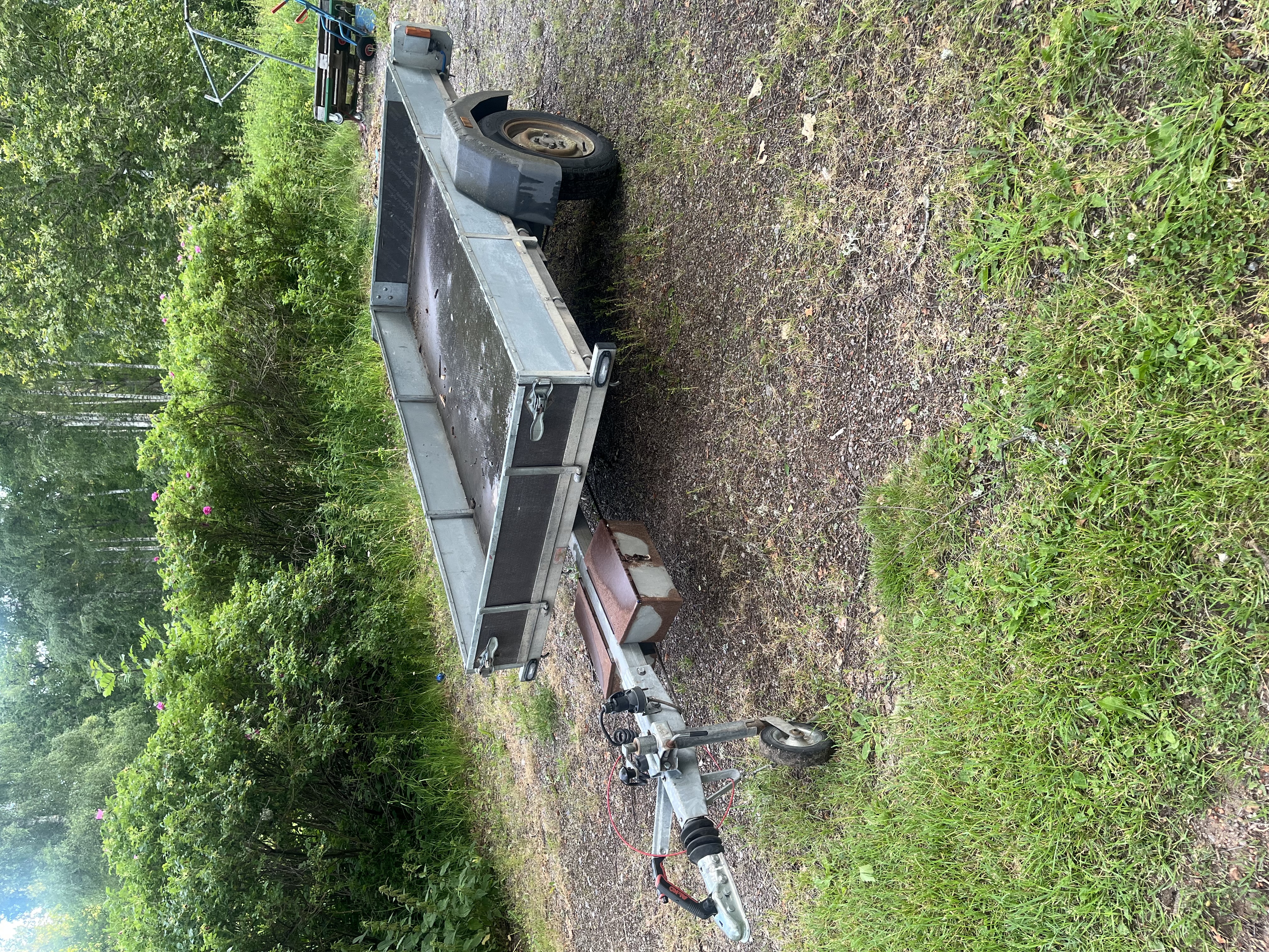 Släpkärra, bromsad 
