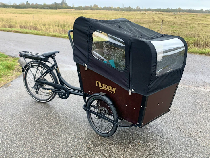 Cargo bike / 100km with 2 big batteries / delivery possible / cheap price / lots of space / from 2023 / excellent cargo bike