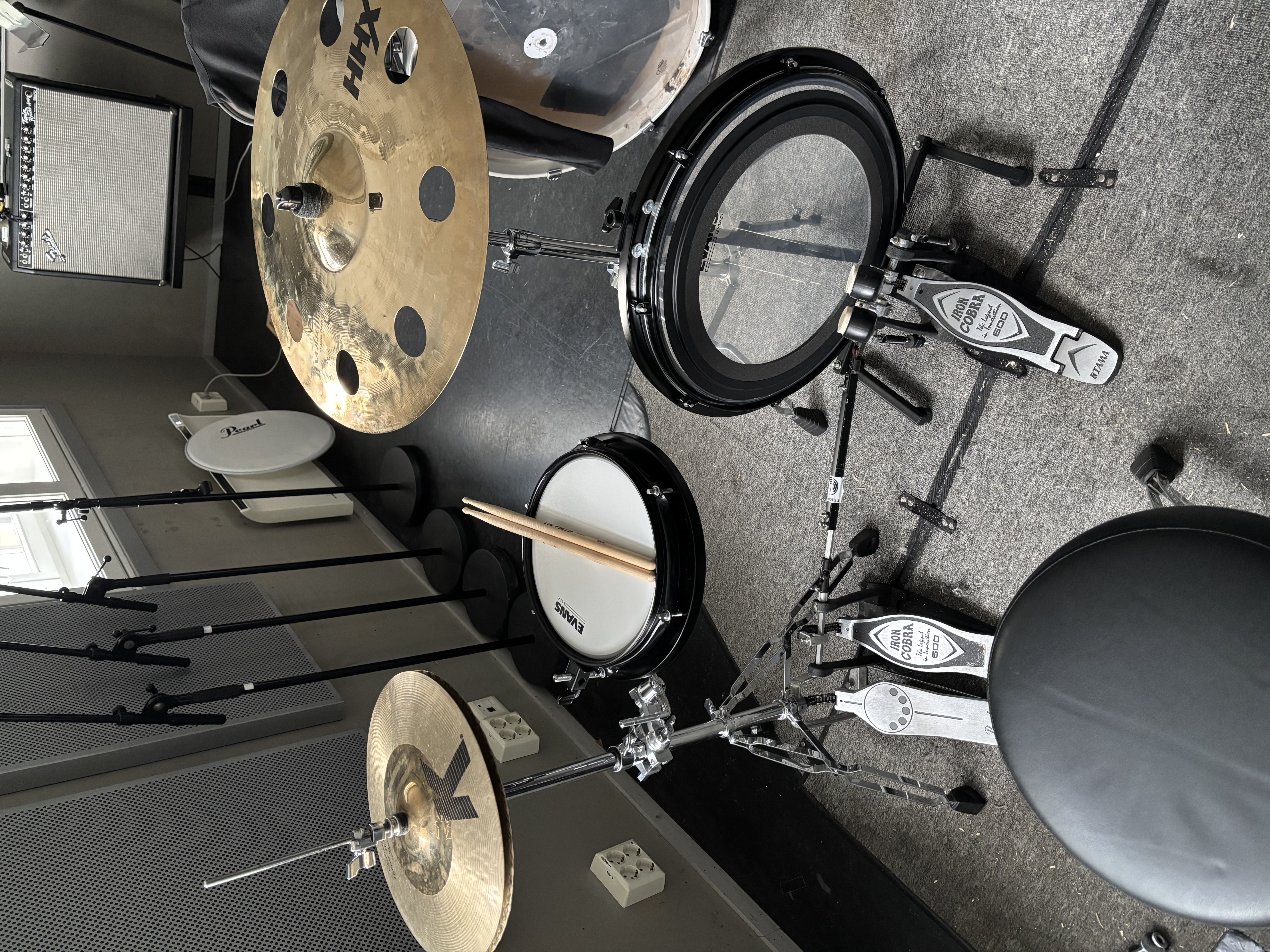 Pearl compact traveler kit