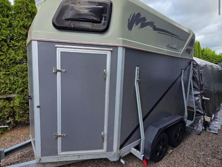 Henra hästtransport