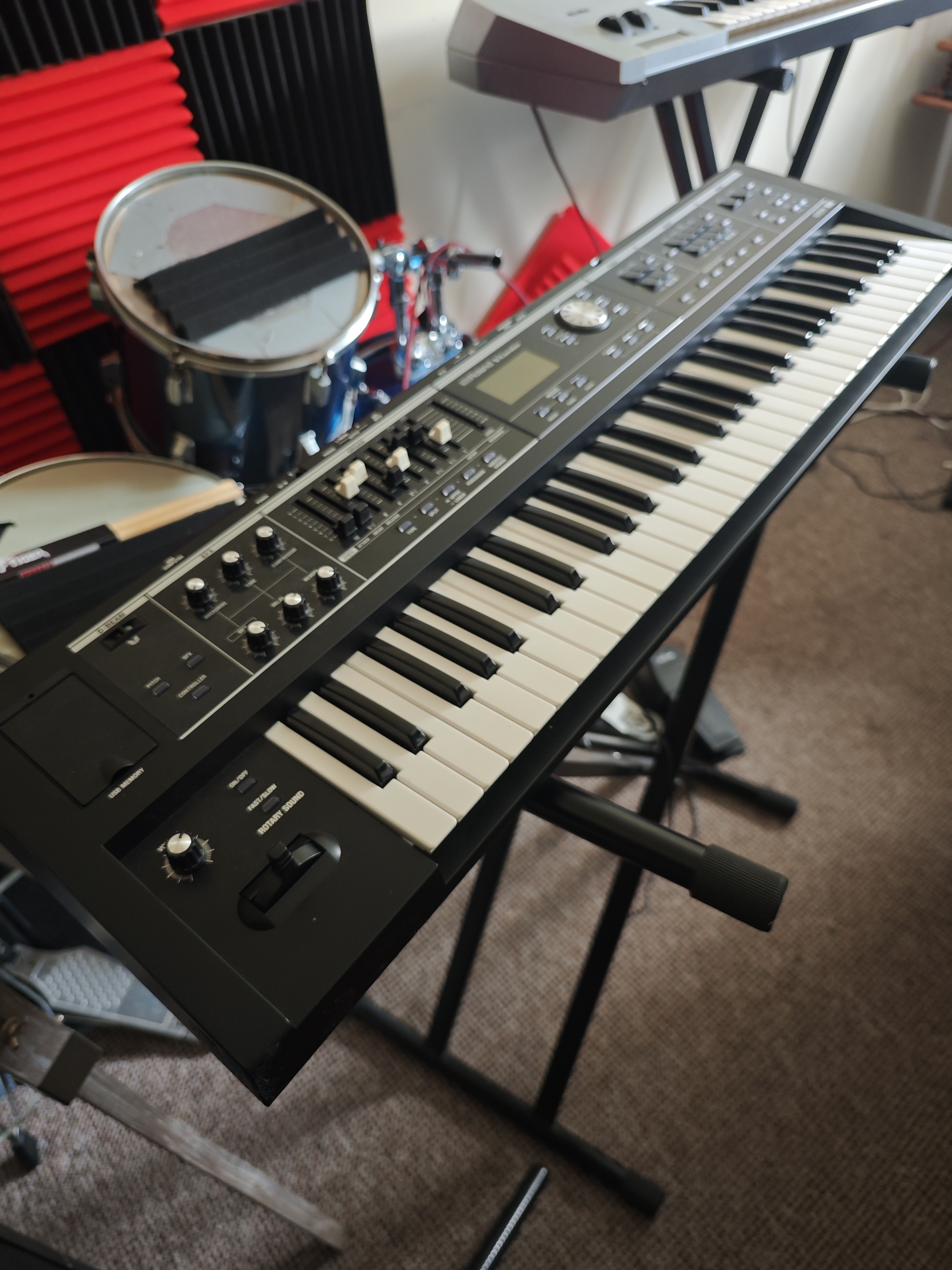 Roland vr-09 61 keys synthesizer workstation