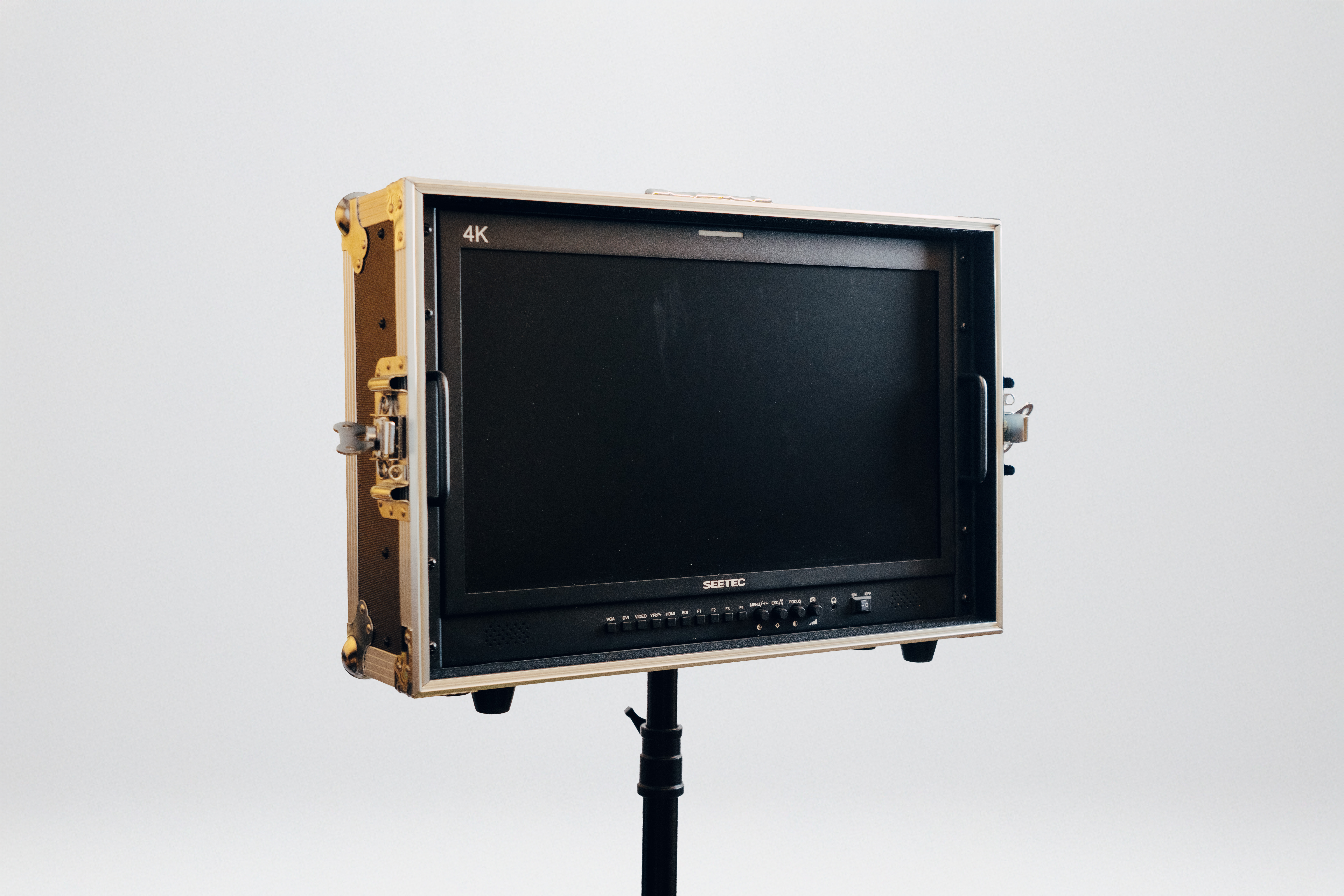 Seetec 21,5″ broadcast carry-on director monitor