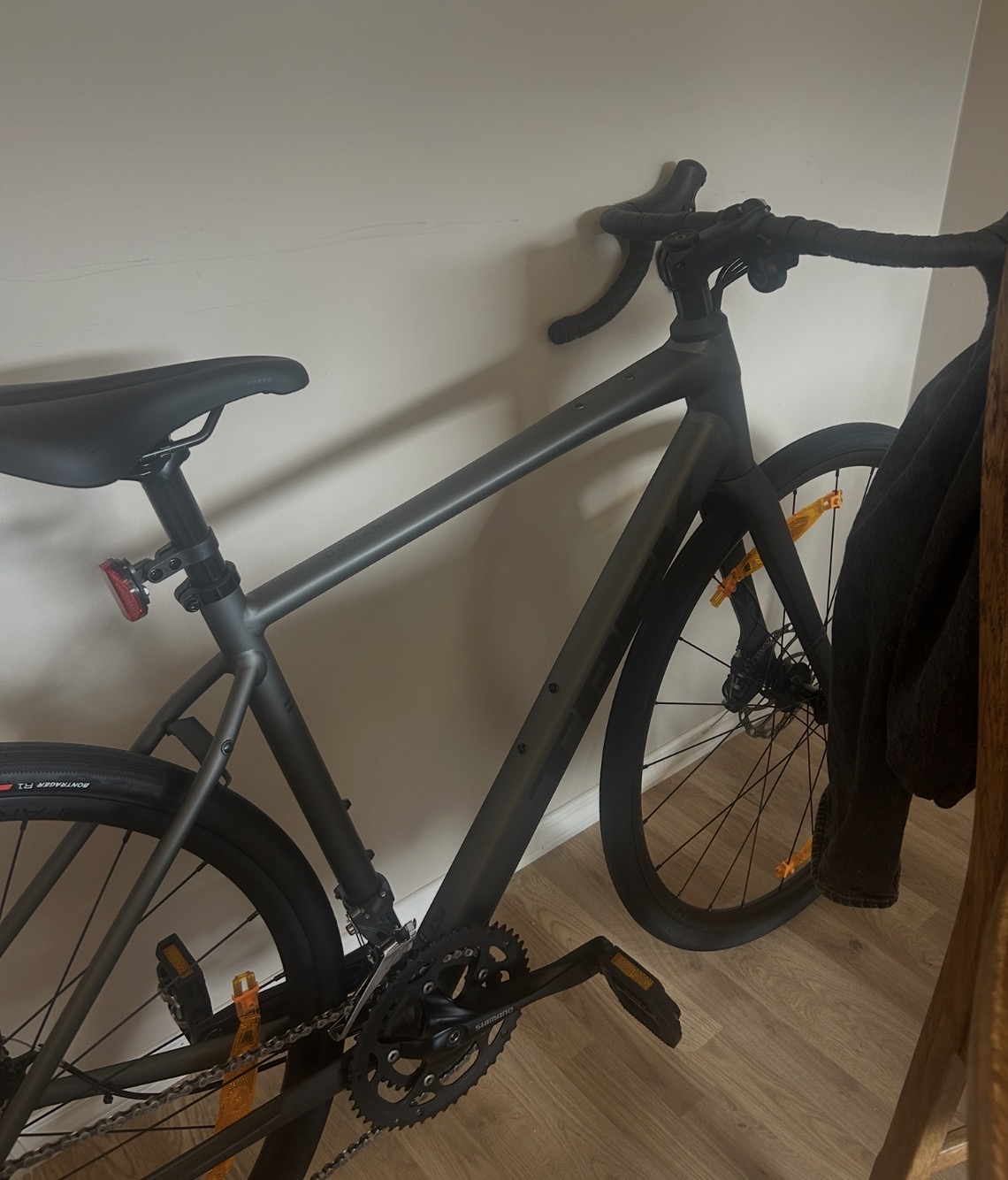 Trek domane al 2 gen 4 til leie - str. 54