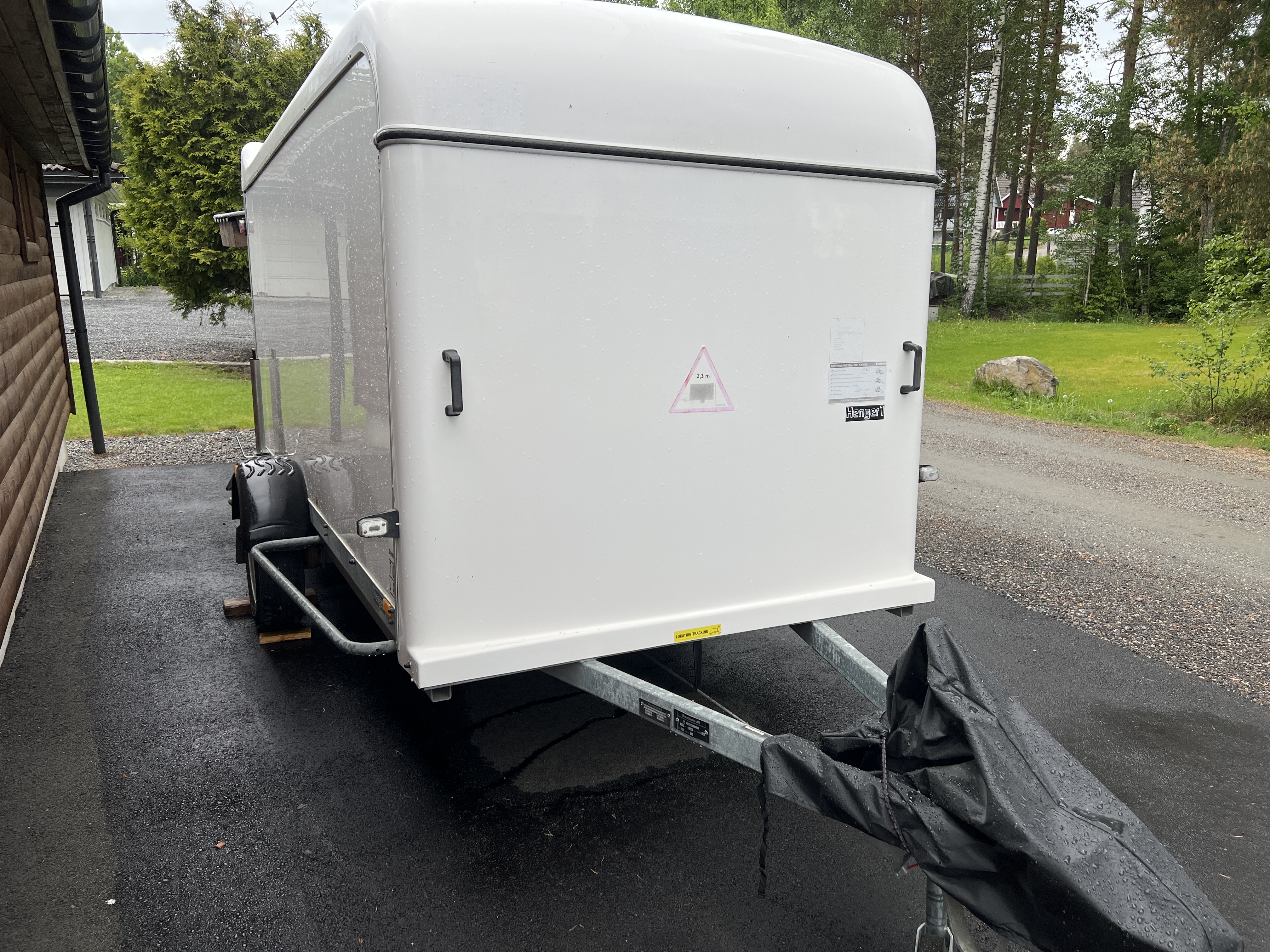 Thule rental skaphenger 1300kg totalvekt 