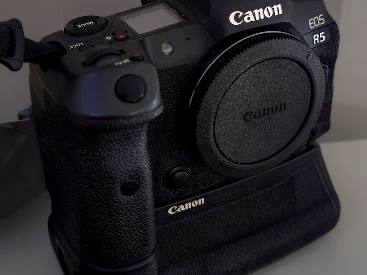 Canon eos-r5.