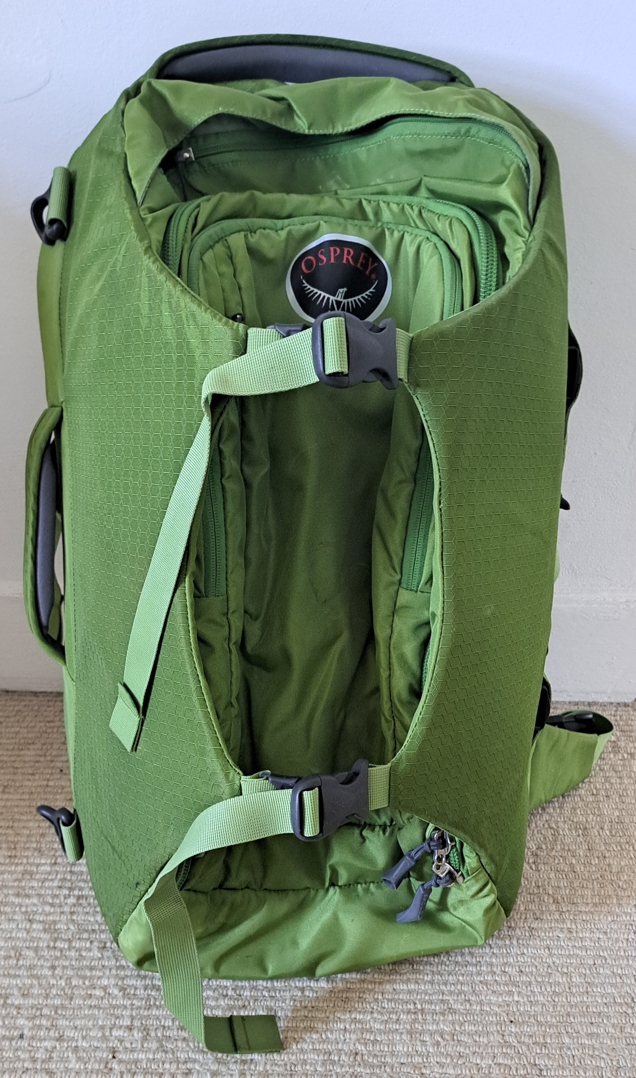 Osprey travel bag