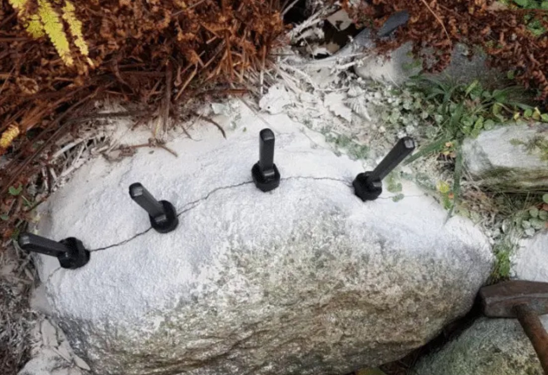 5 st 34mm spräckkilar / stenkilar