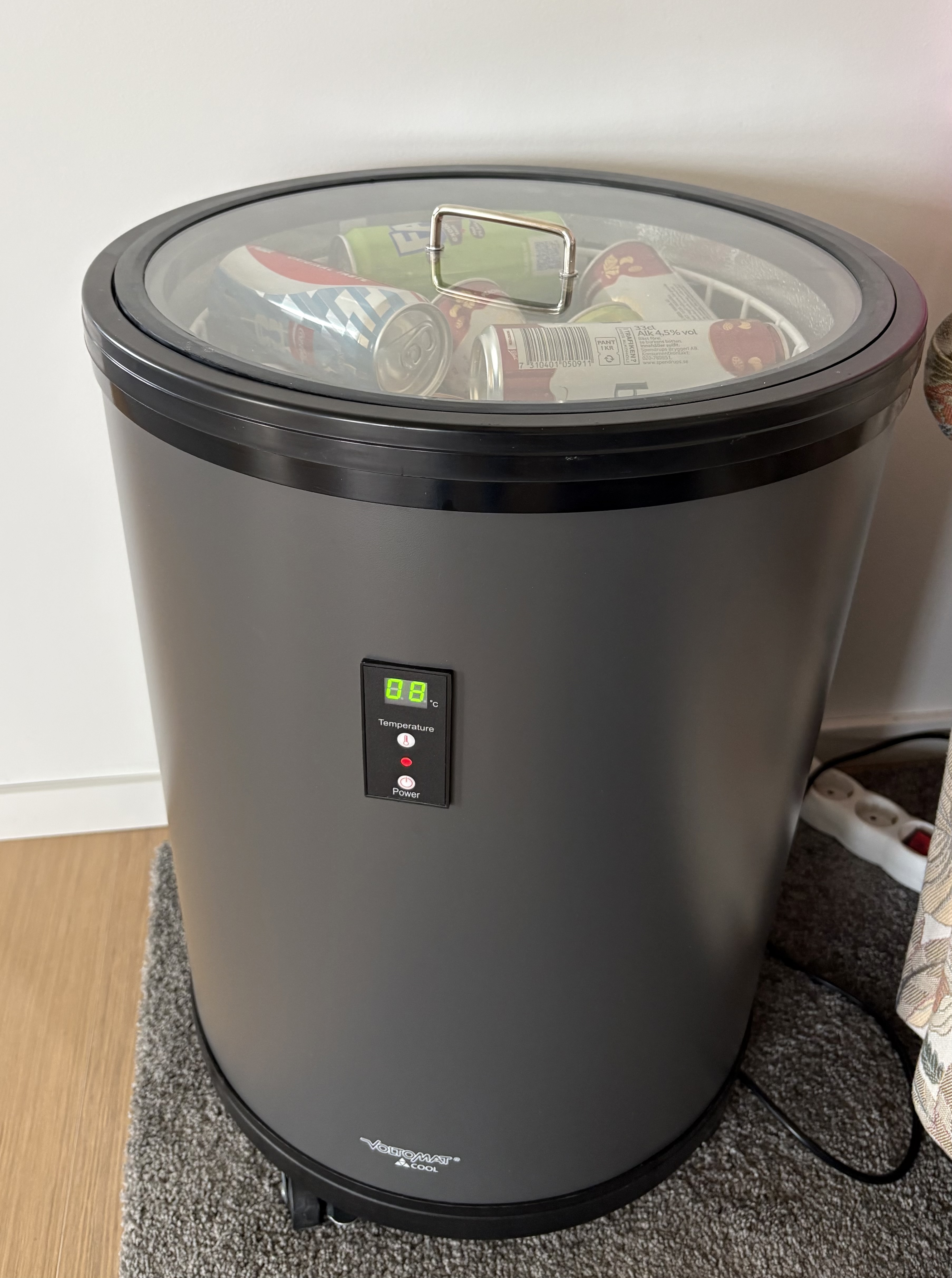 Stilren partycooler / dryckeskyl med digital display – perfekt för fest & event!