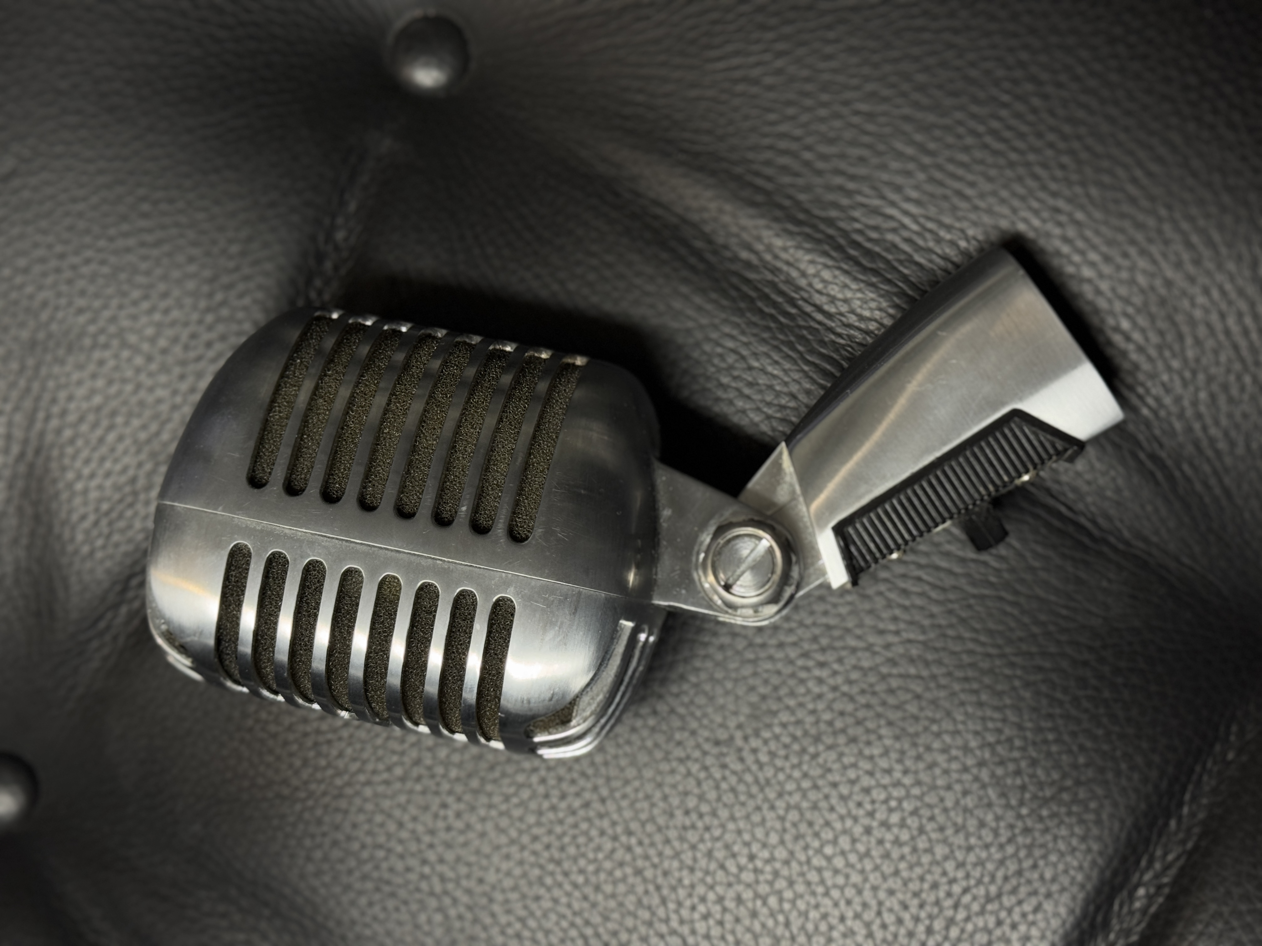 Shure 55sh series ii  -mikrofoni + "heiluteltava" jalusta