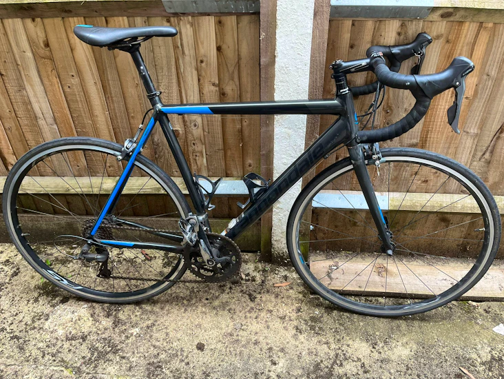 Carbon road bike cannondale