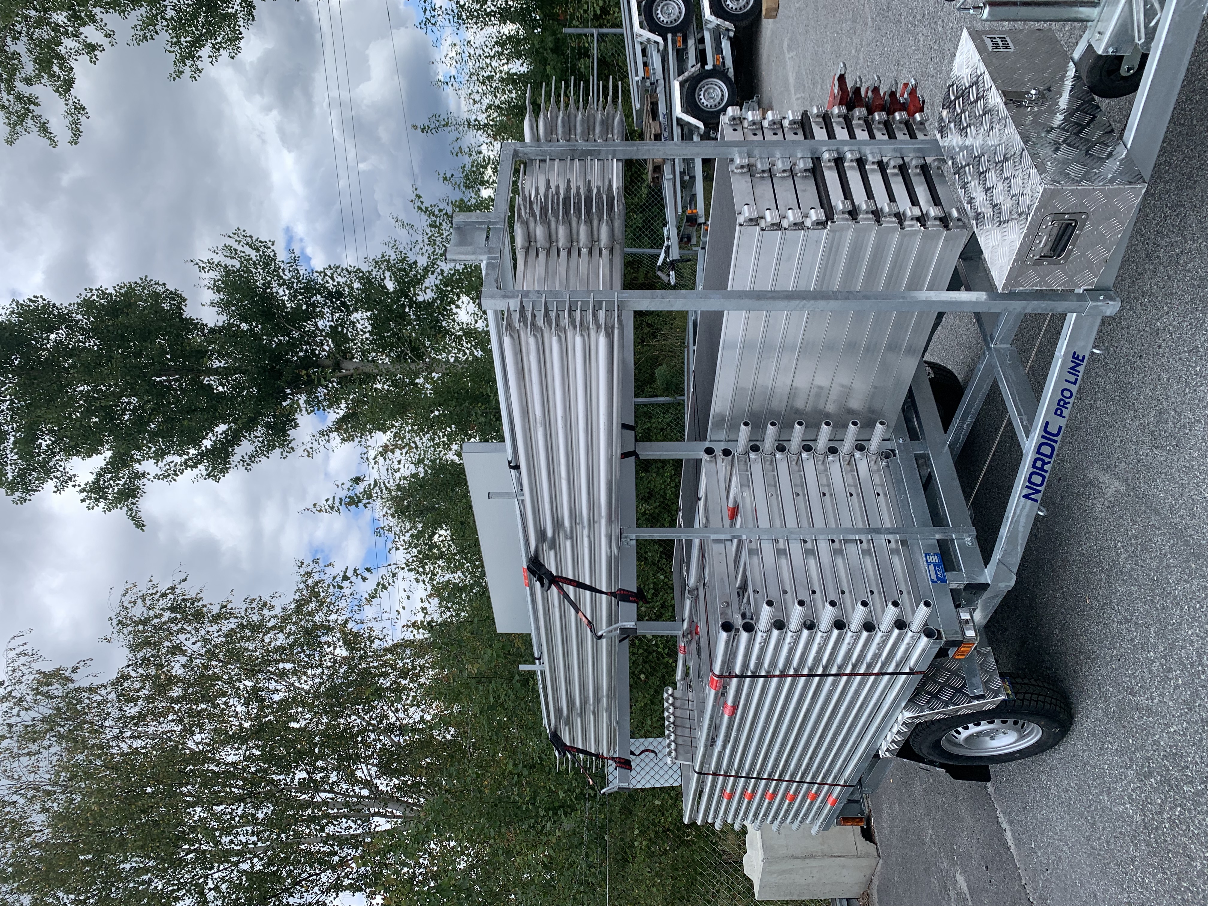 Ställningstrailer uthyres