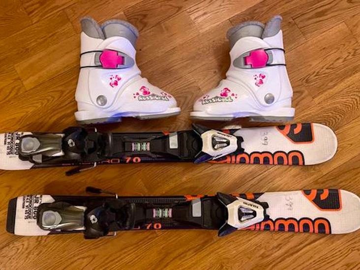 Barnskidor 70 cm och pjäxor 165 mm och 175mm skidor salomon rossignol head slalom