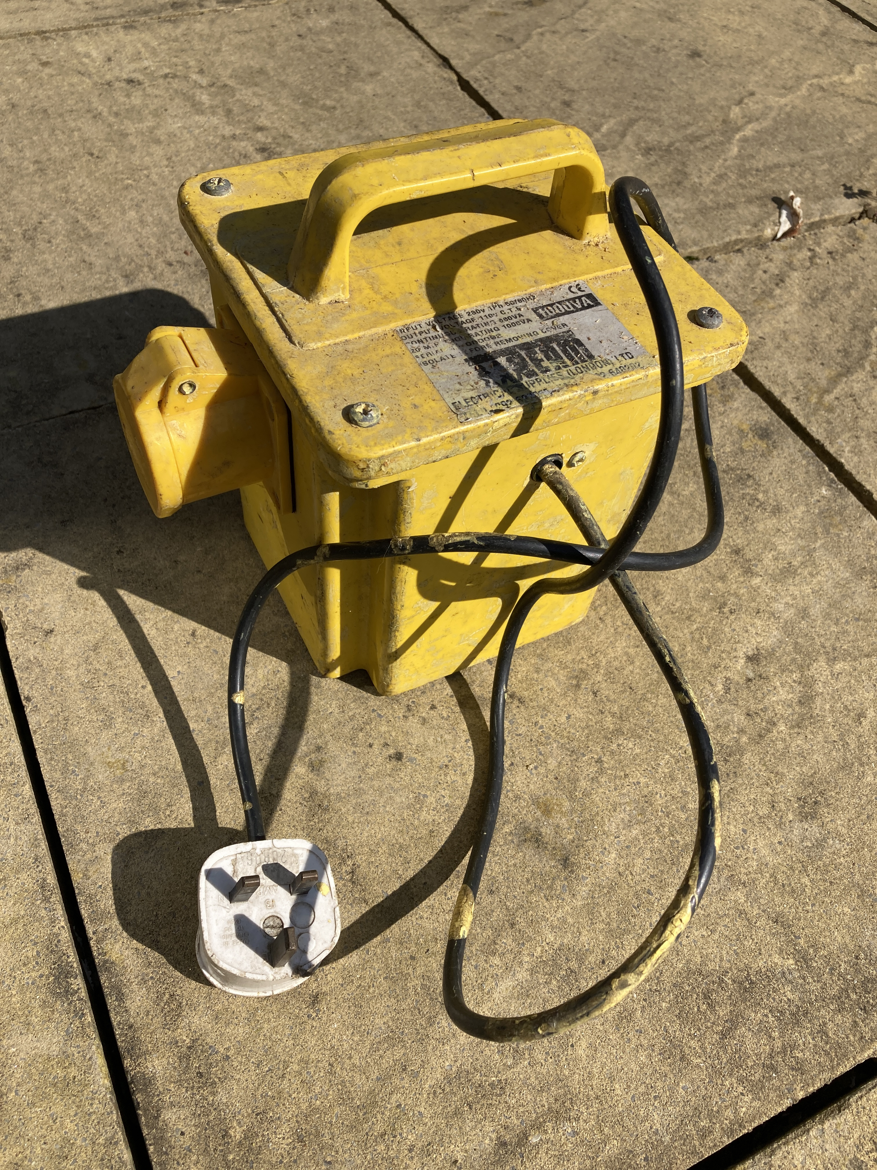 240v to 110v transformer 