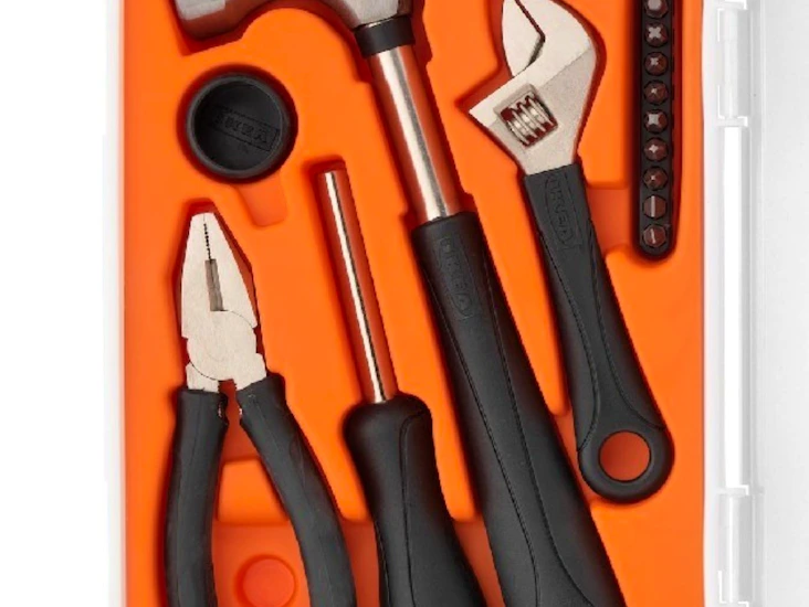 Hammare, skiftnyckel, bitsskruvmejsel