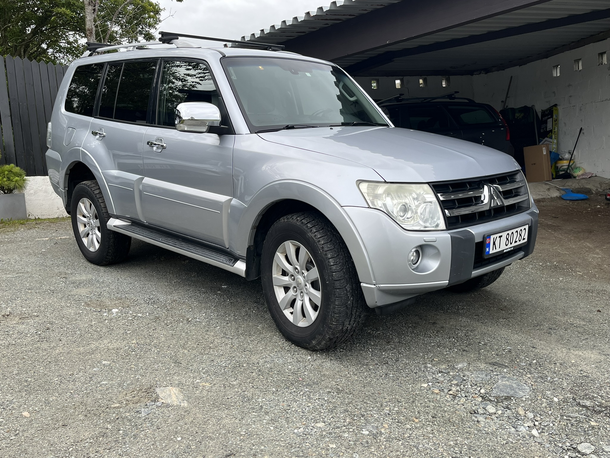 Mitsubishi pajero 4x4 – 3 500 kg hengervekt / kraftig trekkbil