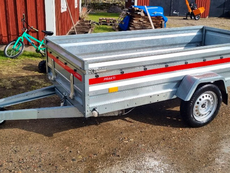 750kg obromsat släp med höga lämmar