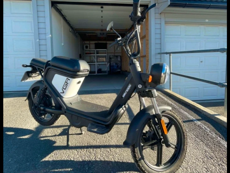 Leier ut elektrisk moped