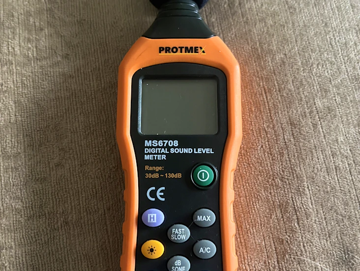 Digital sound level meter