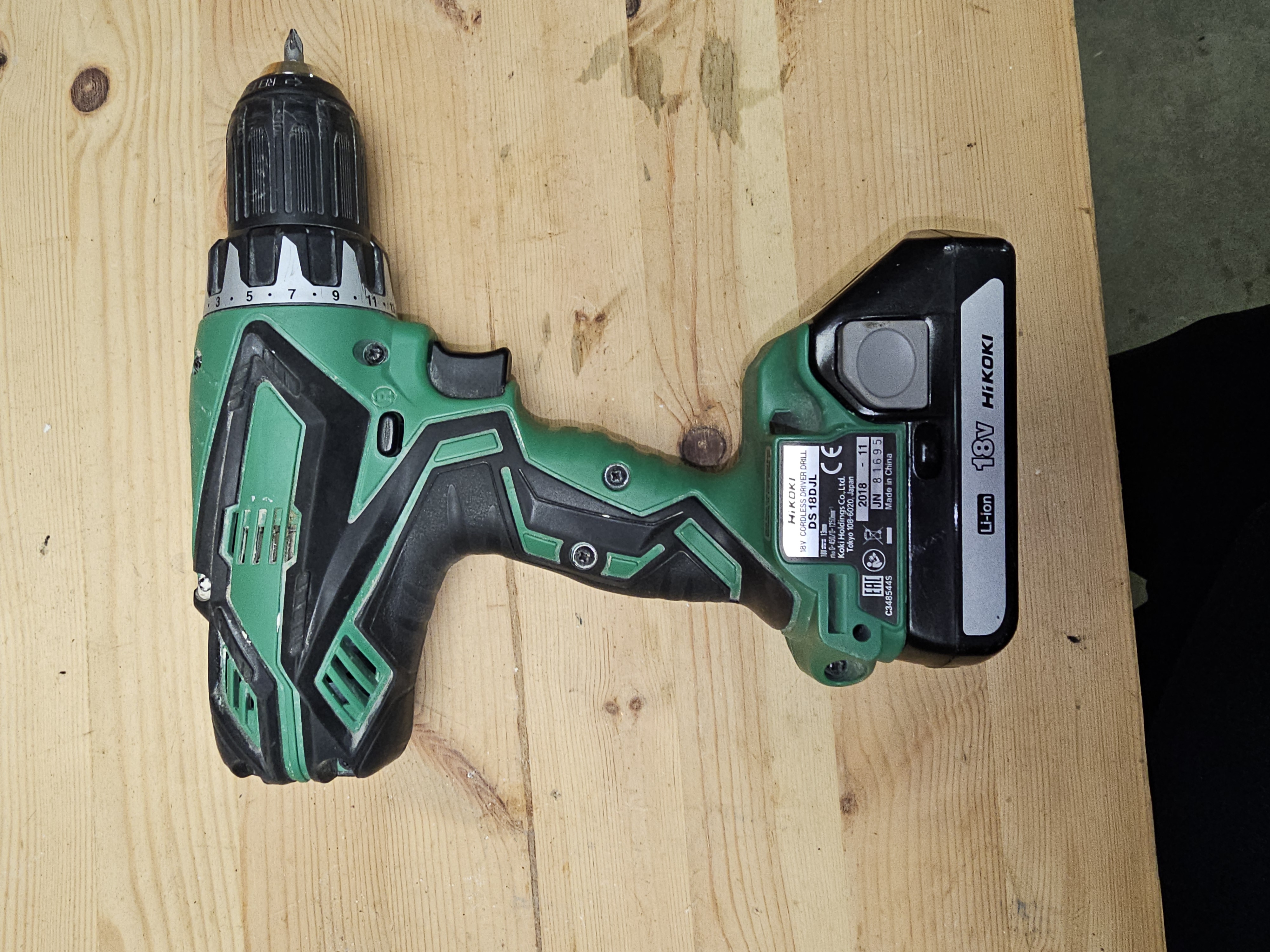 Stark skruvdragare - hikoki 18v (ds 18djl)