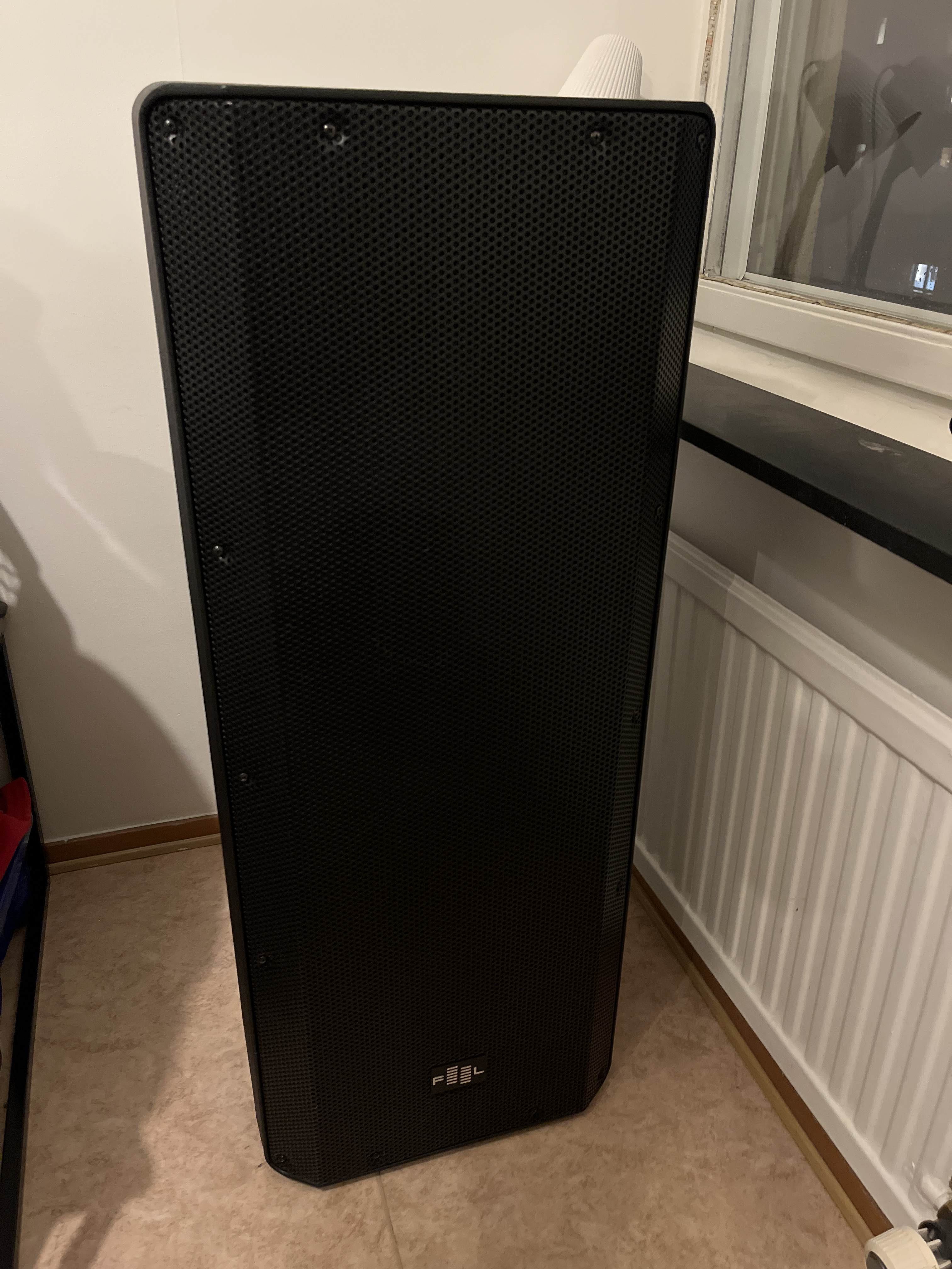 Feel hurricane 1500 partyhögtalare