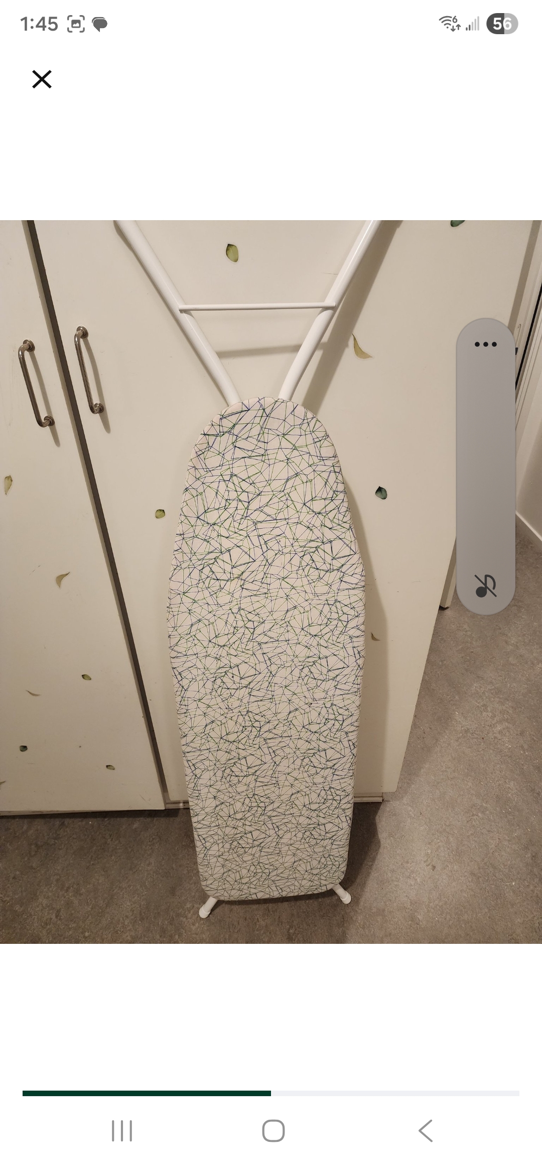 Strykjärn och strykbräda