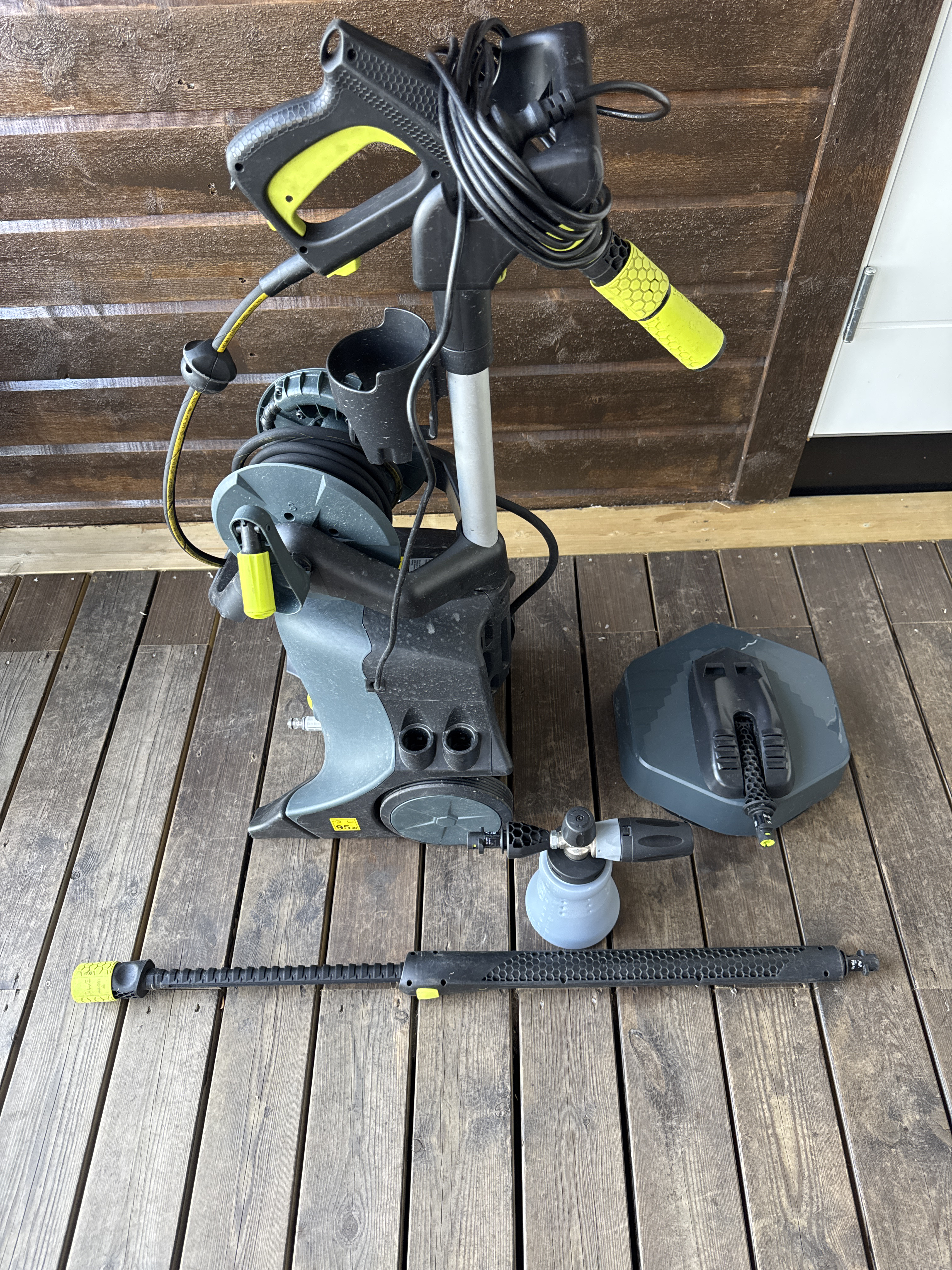 Ava p55 med terrassevasker og skumkanon 