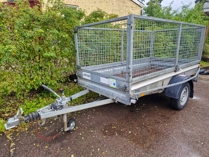 Släpvagn med galler