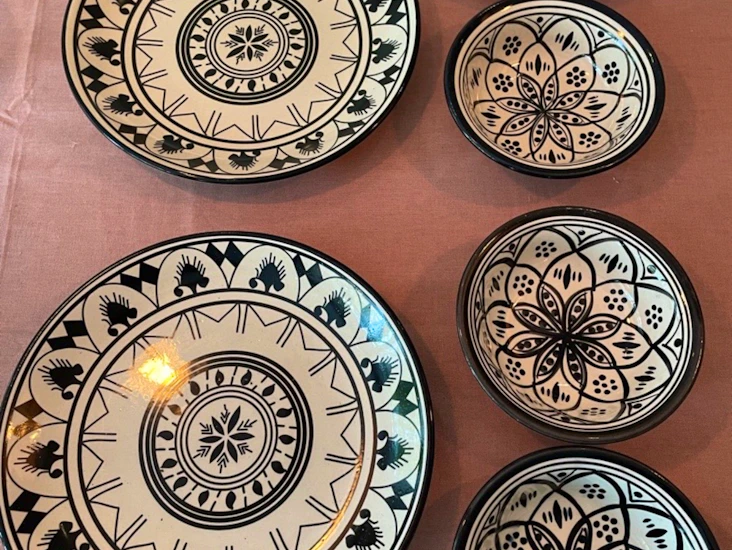 2 fat og 4 dype tallerkner