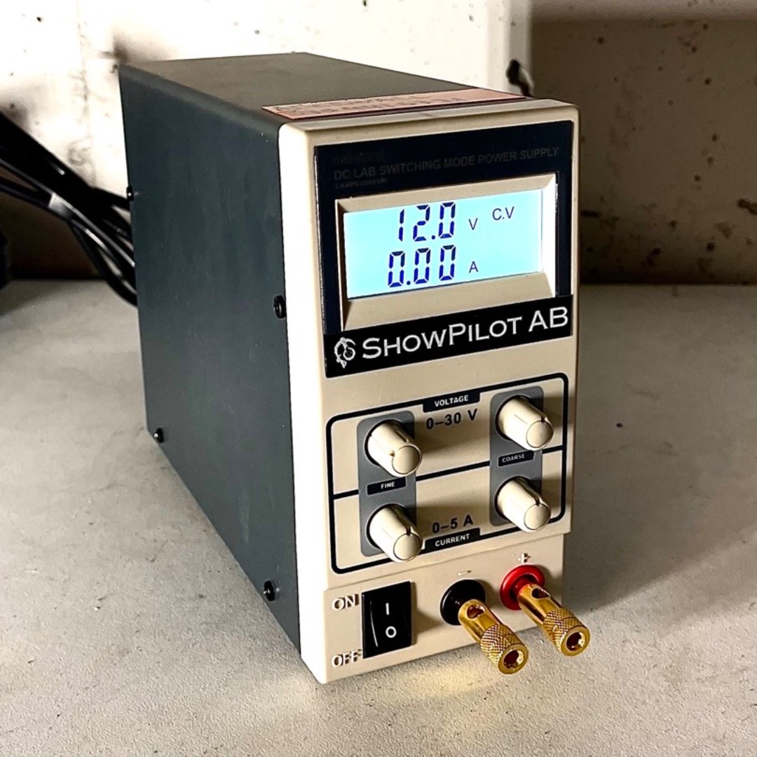 Labbaggregat 0-30volt 0-5ampere