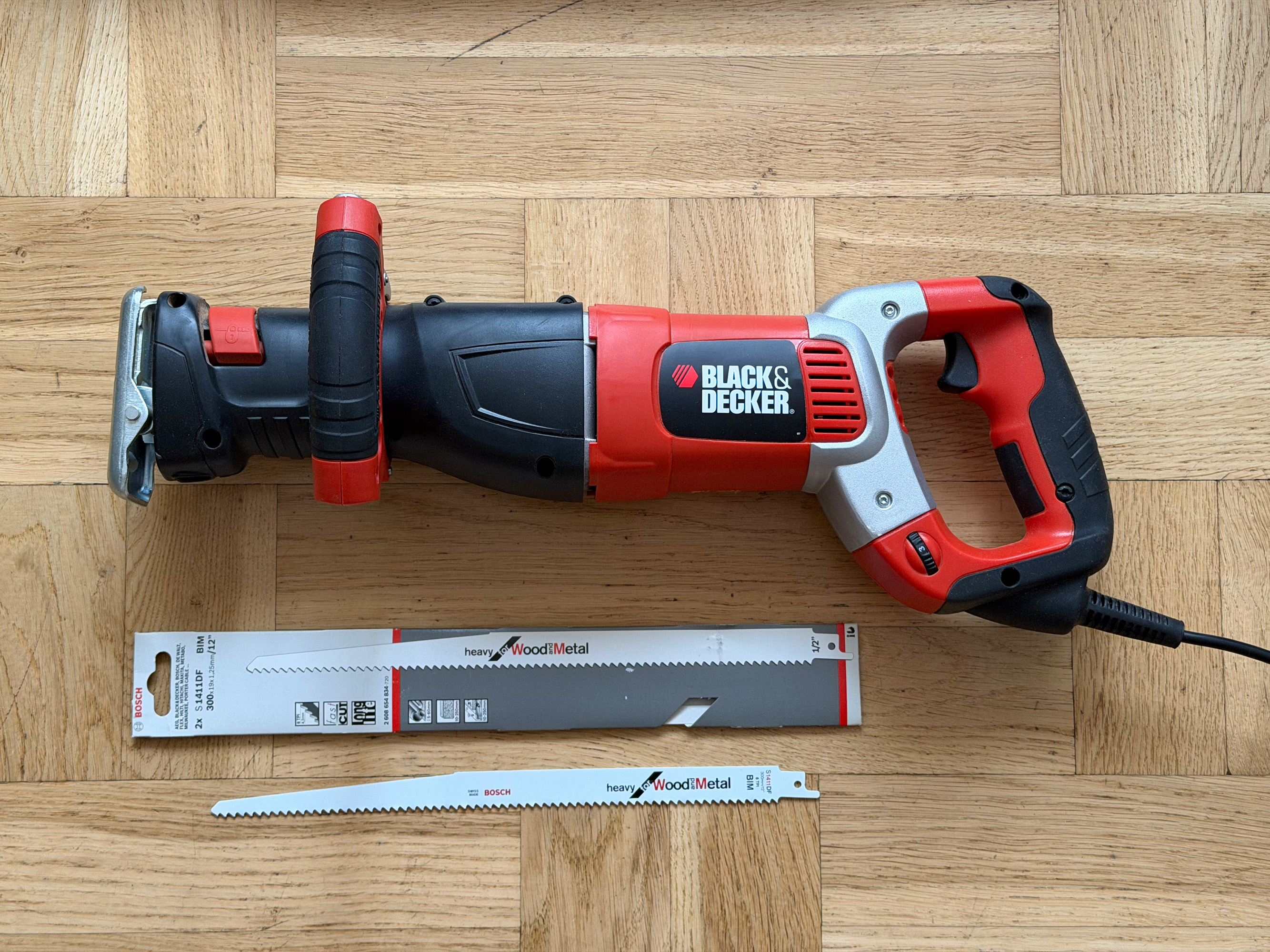 Tigersåg black & decker 1050w