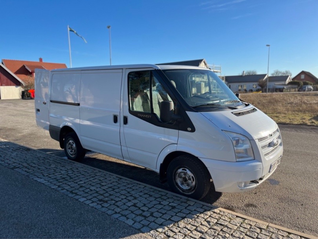 Ford transit bil (hyr idag !) nykelfri 