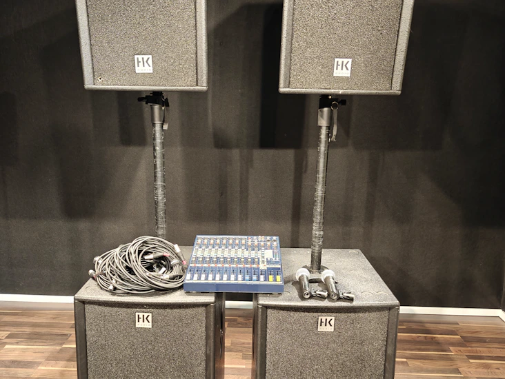 Äänentoisto bändille, djlle, karaokeen, kotibileisiin