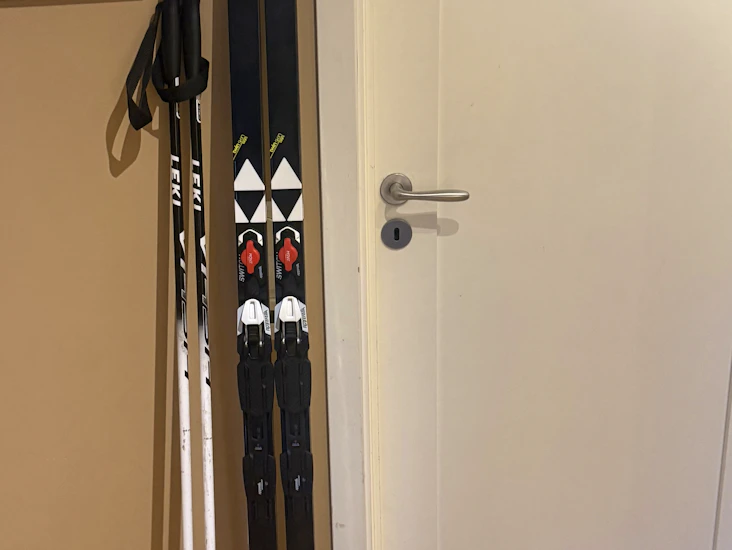 Fisher twinski felleski 197 cm - komplett sett m/leki staver og fisher sko (str.41)