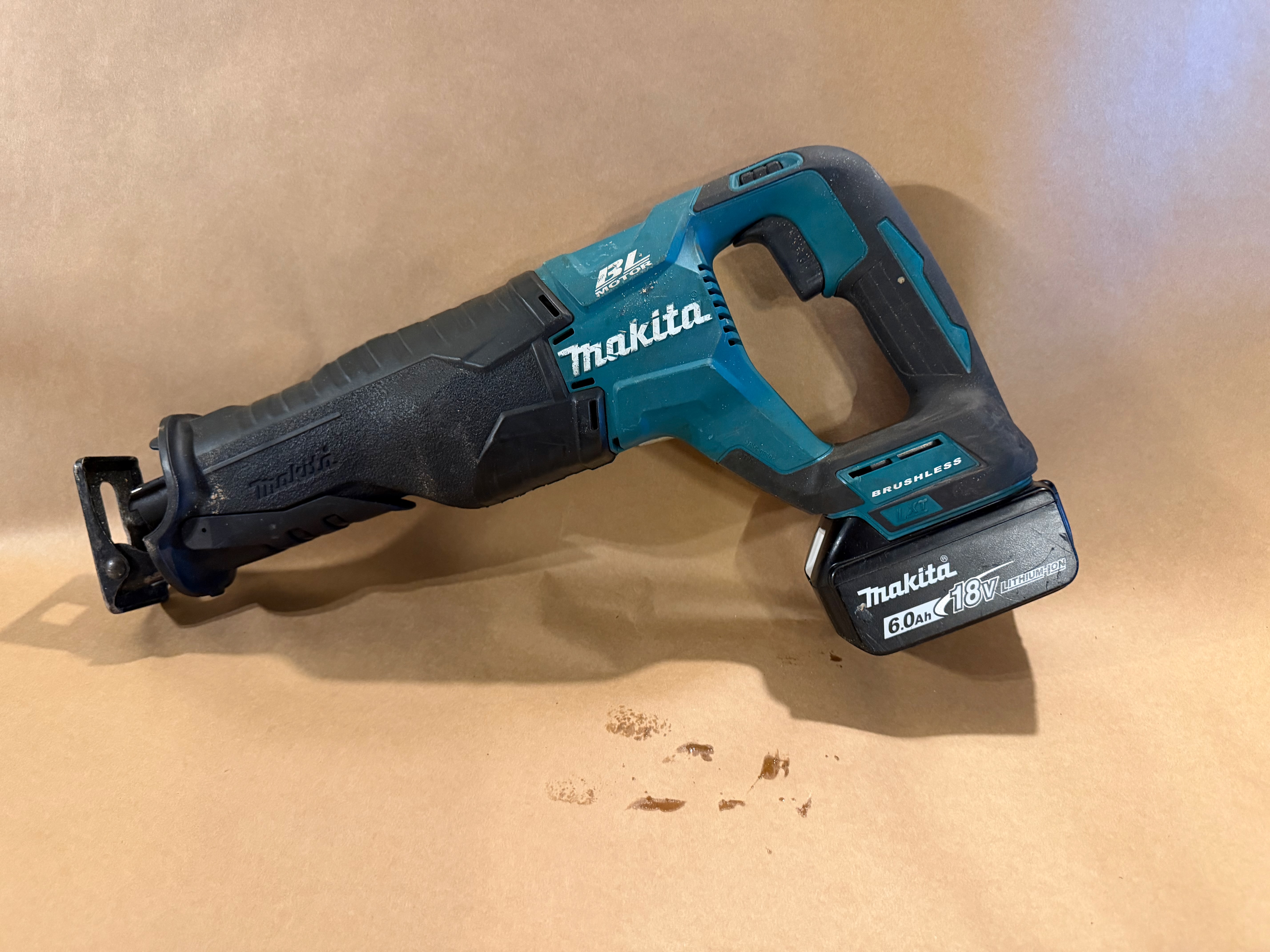 Makita batteridrevet bajonettsag