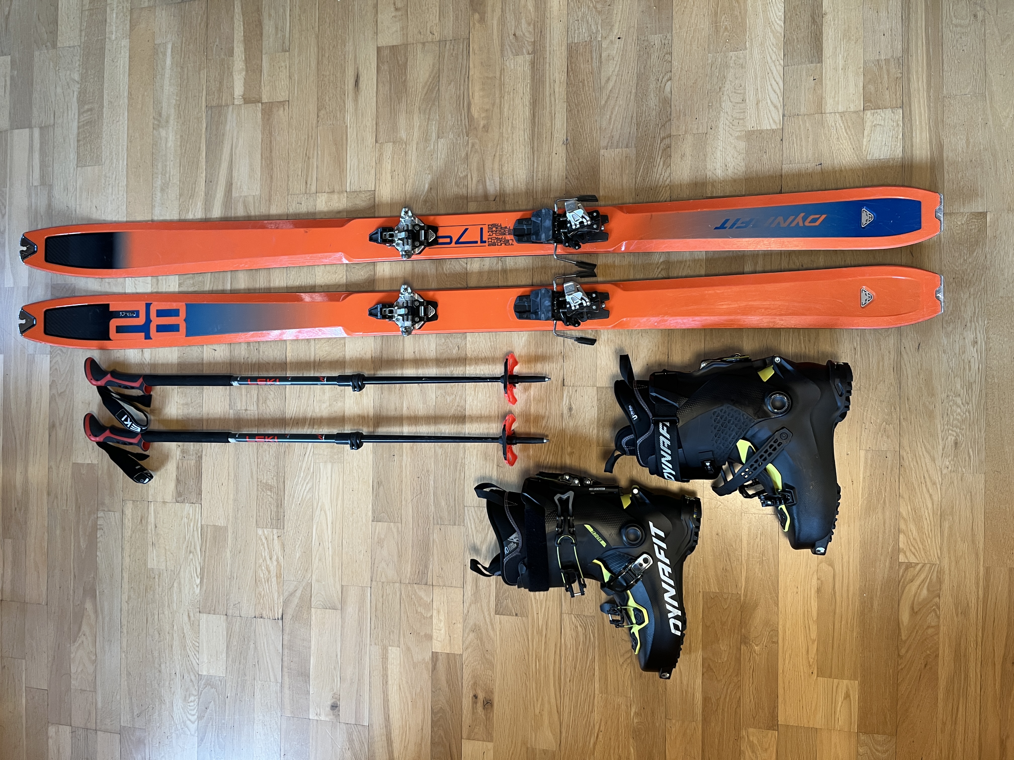 (str 44-45) randonee-sett (ski/staver/sko/feller)