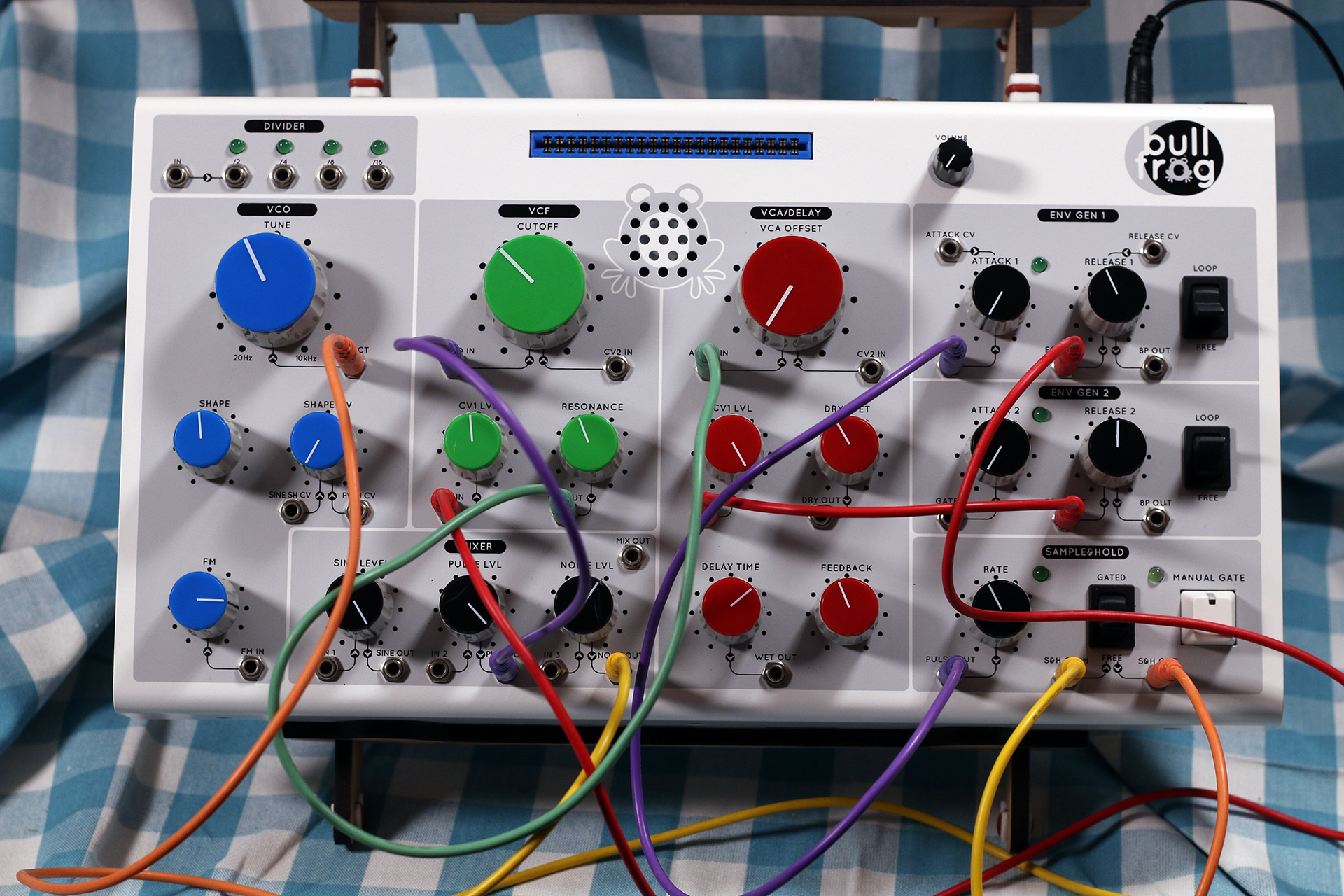 Synth picnic - bullfrog semi-modular synthesiser