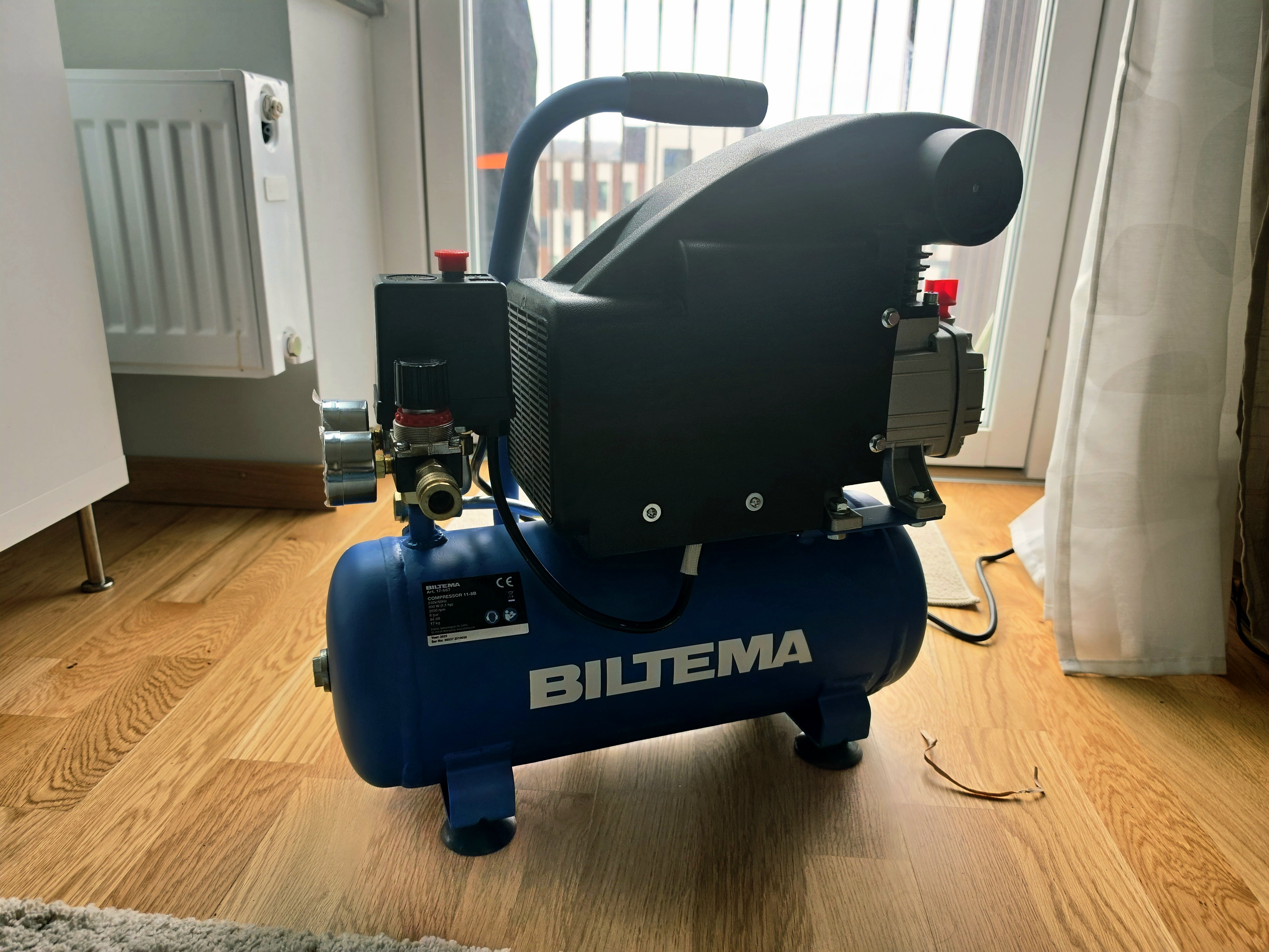 Portabel luftkompressor 800w med komplett kit