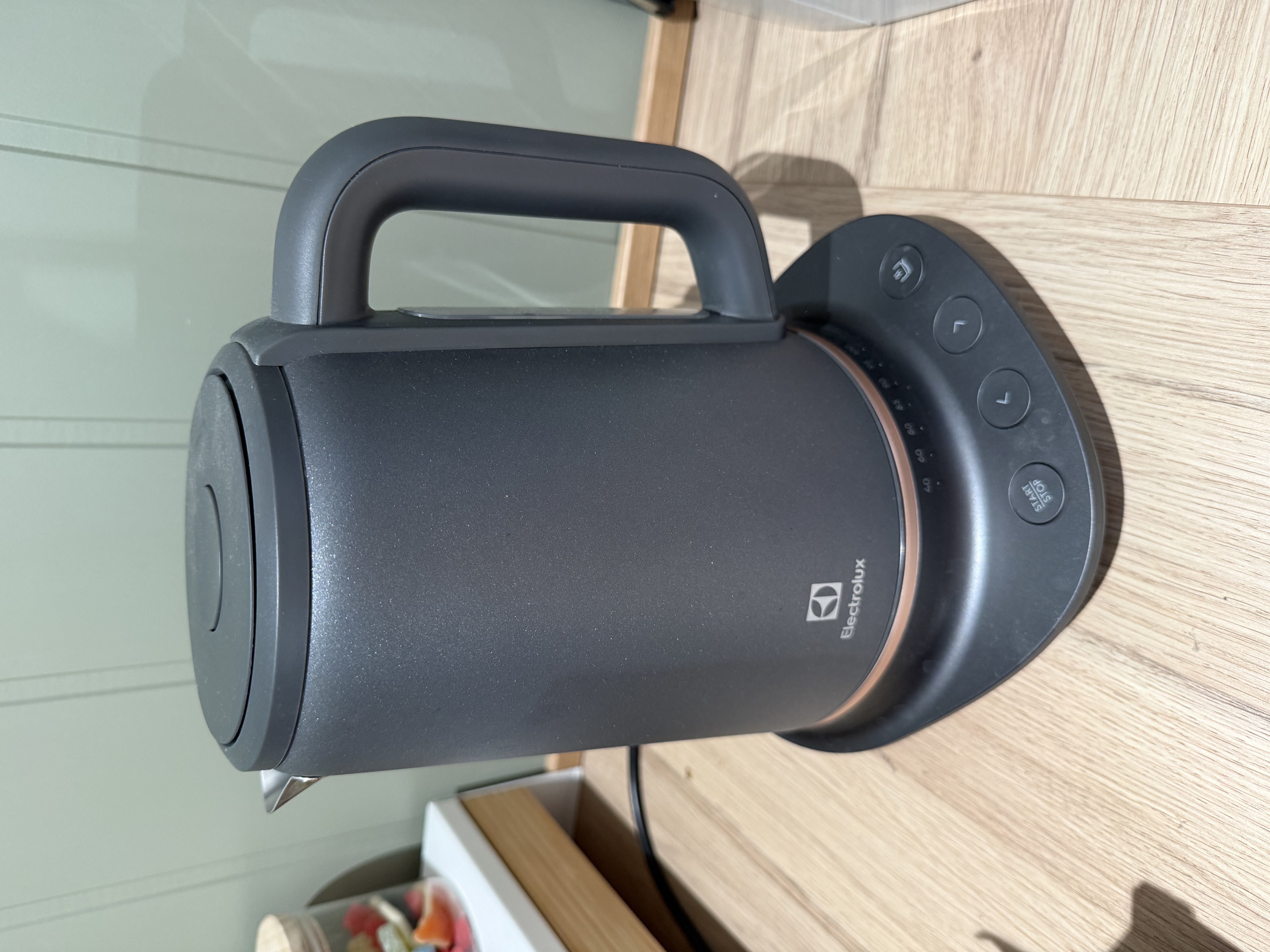 Electrolux vannkoker, med selv styring av varmen