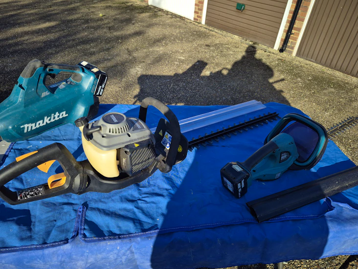 Titan petrol hedge trimmer