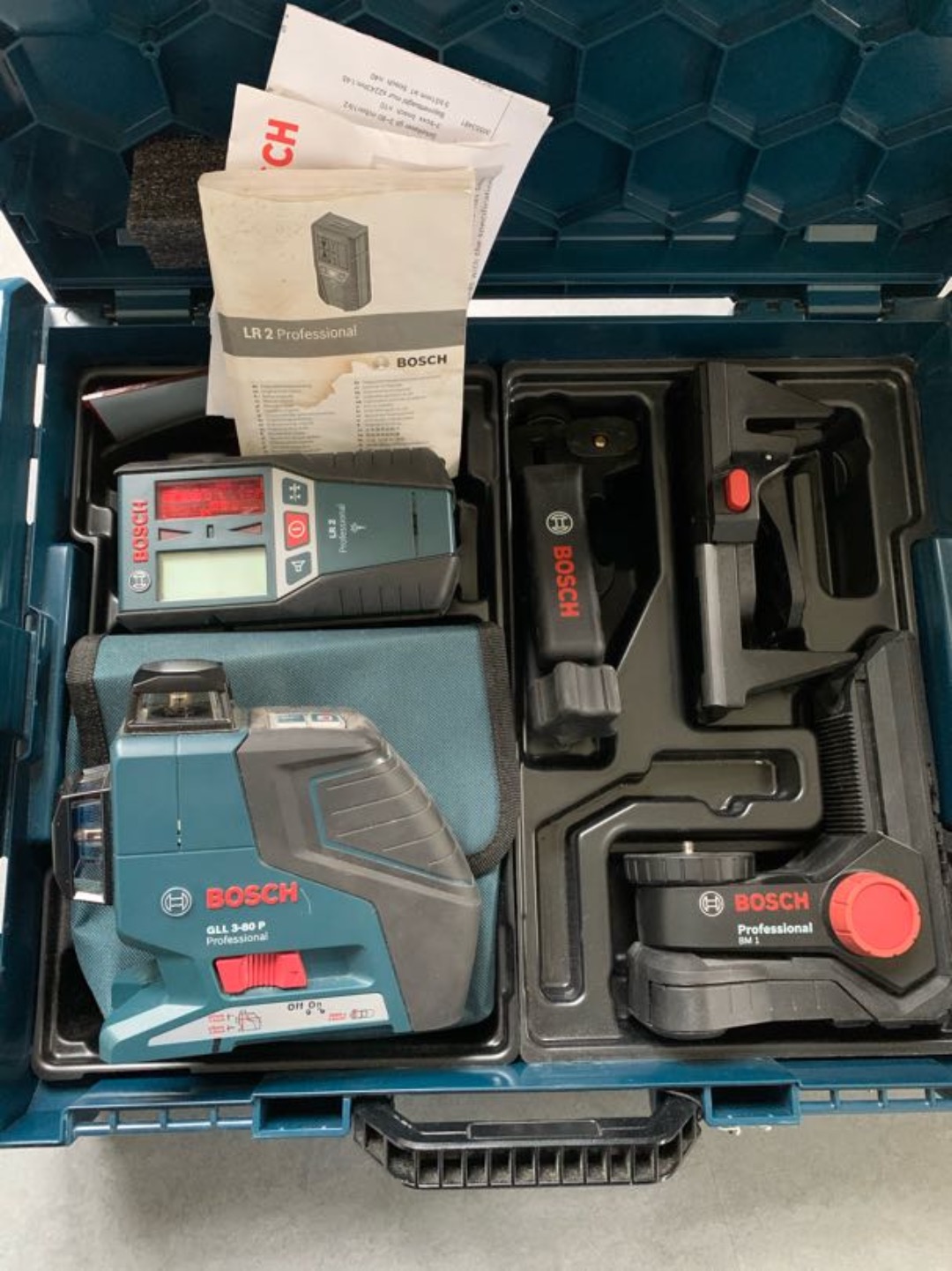 Selvnivillerende krysslaser 360 grader