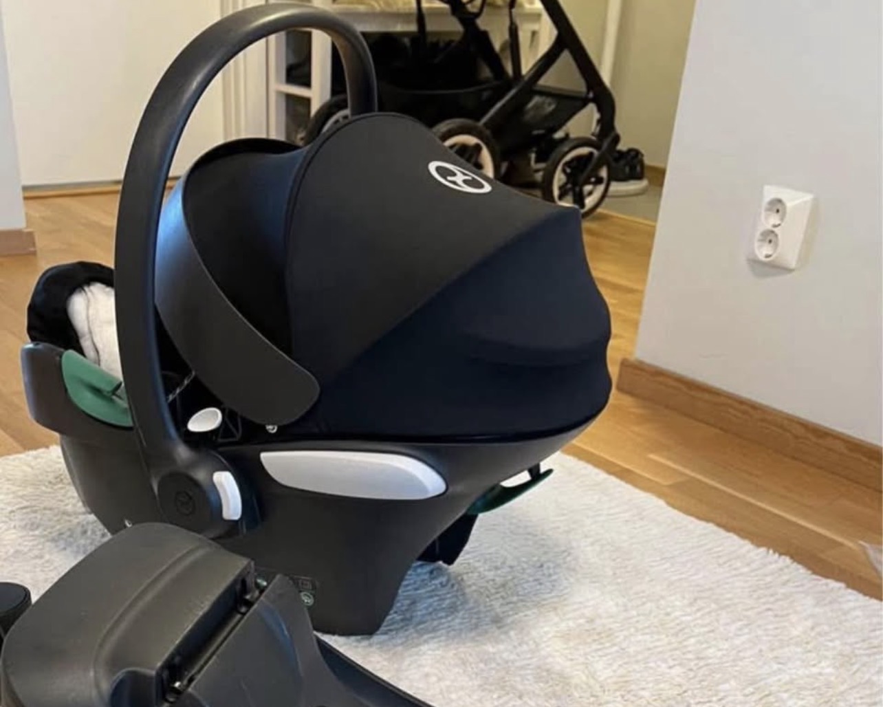 Cybex aton b2 i-size bilbarnstol