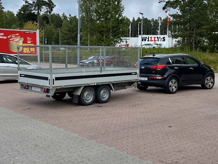 Transporttjänster med stor släpvagn – flexibelt & pålitligt