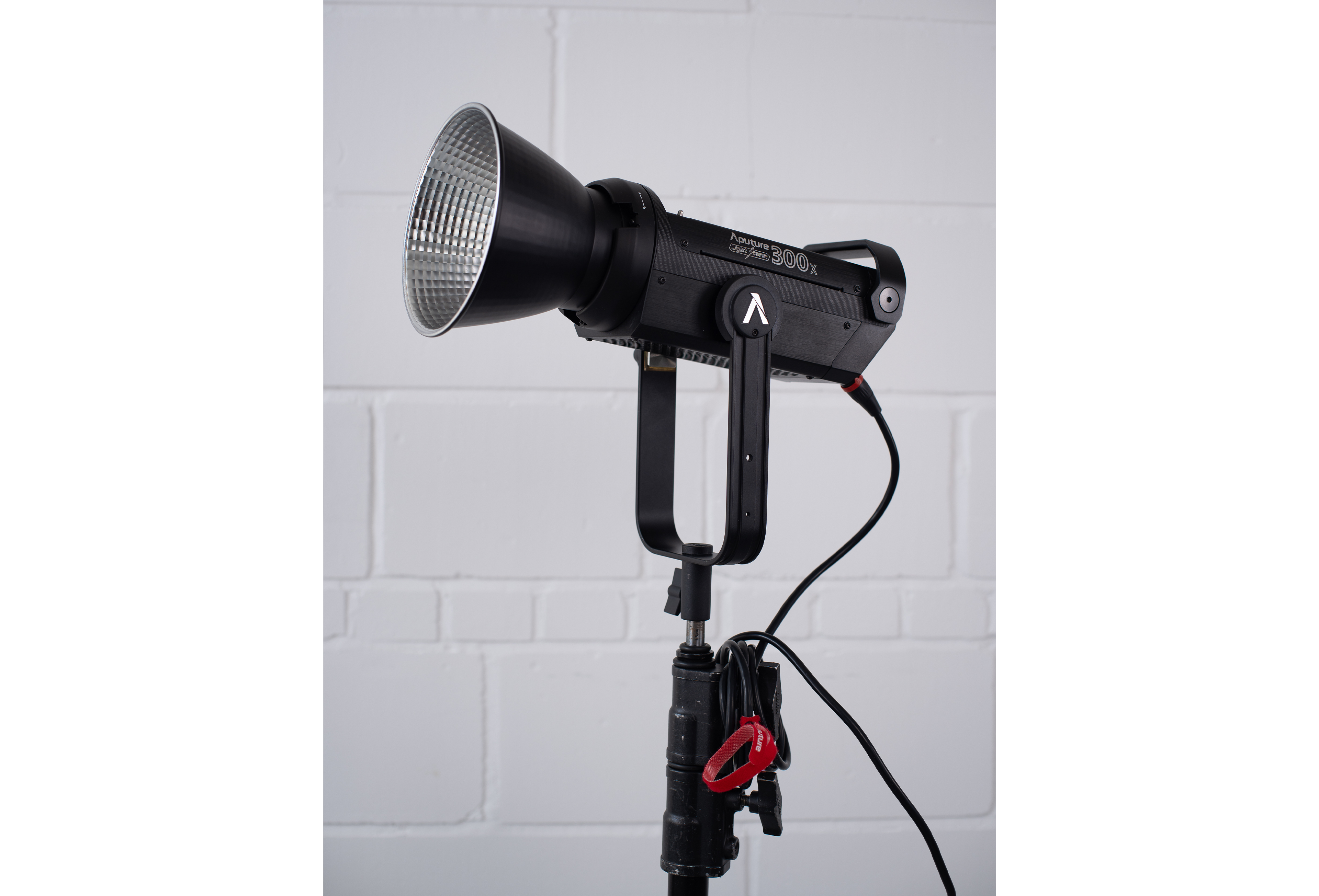 Aputure light storm 300x bi-colour led light
