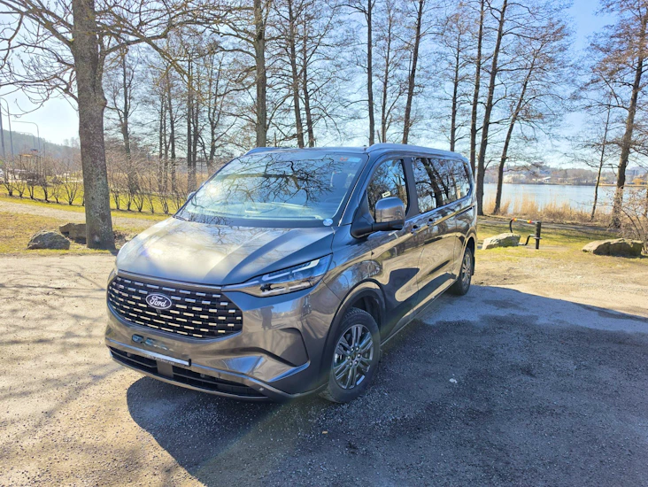 Ford tourneo custom 2025