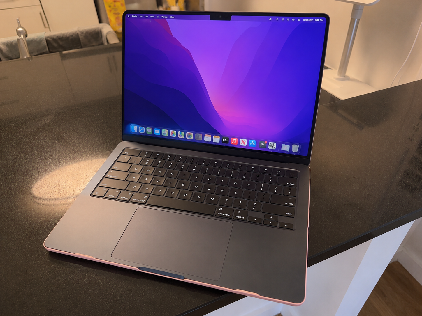 Apple macbook (latest design, large display, fast performance)