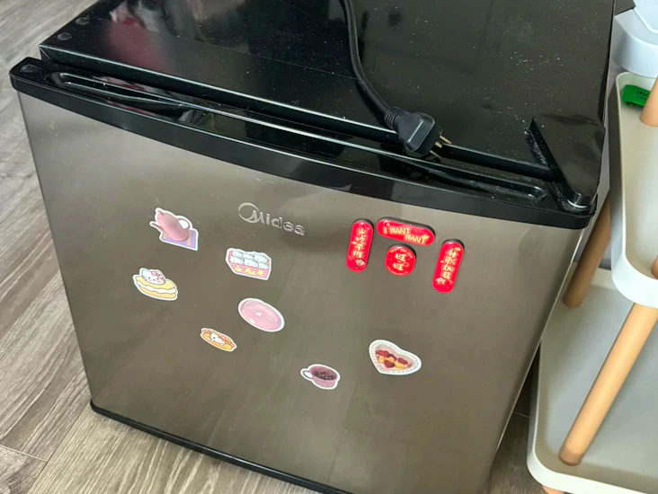 Mini fridge