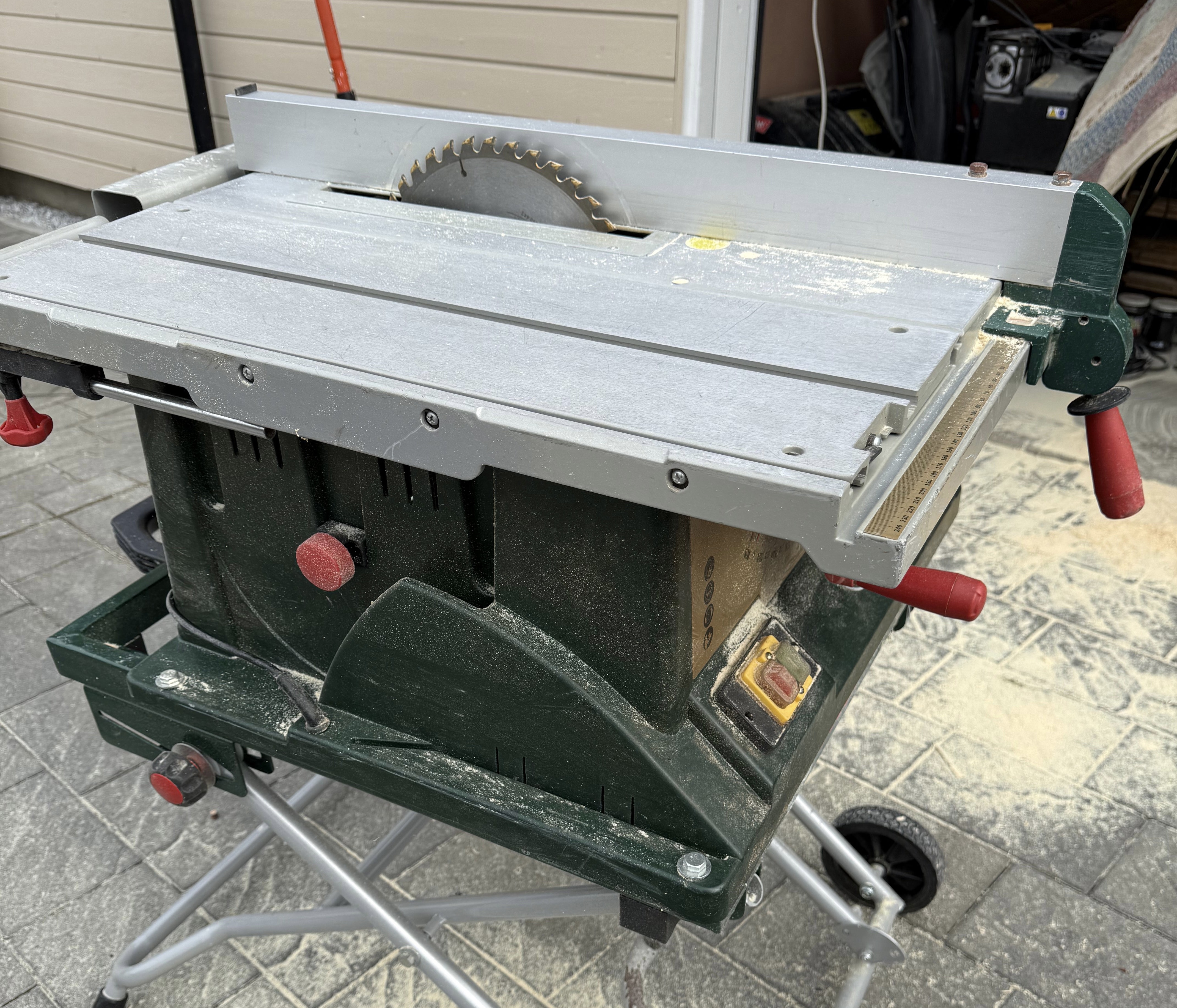 Bosch pst 10 bordsirkelsag med sammenleggbart bord